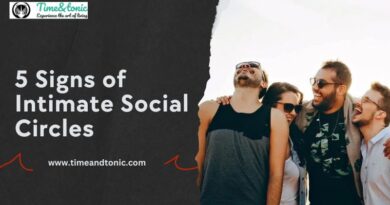 Signs of Intimate Social Circles